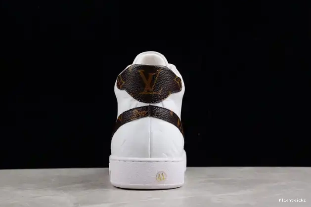 4 Photon Retro Dust Craft SE Jordan DV3742-021 0502